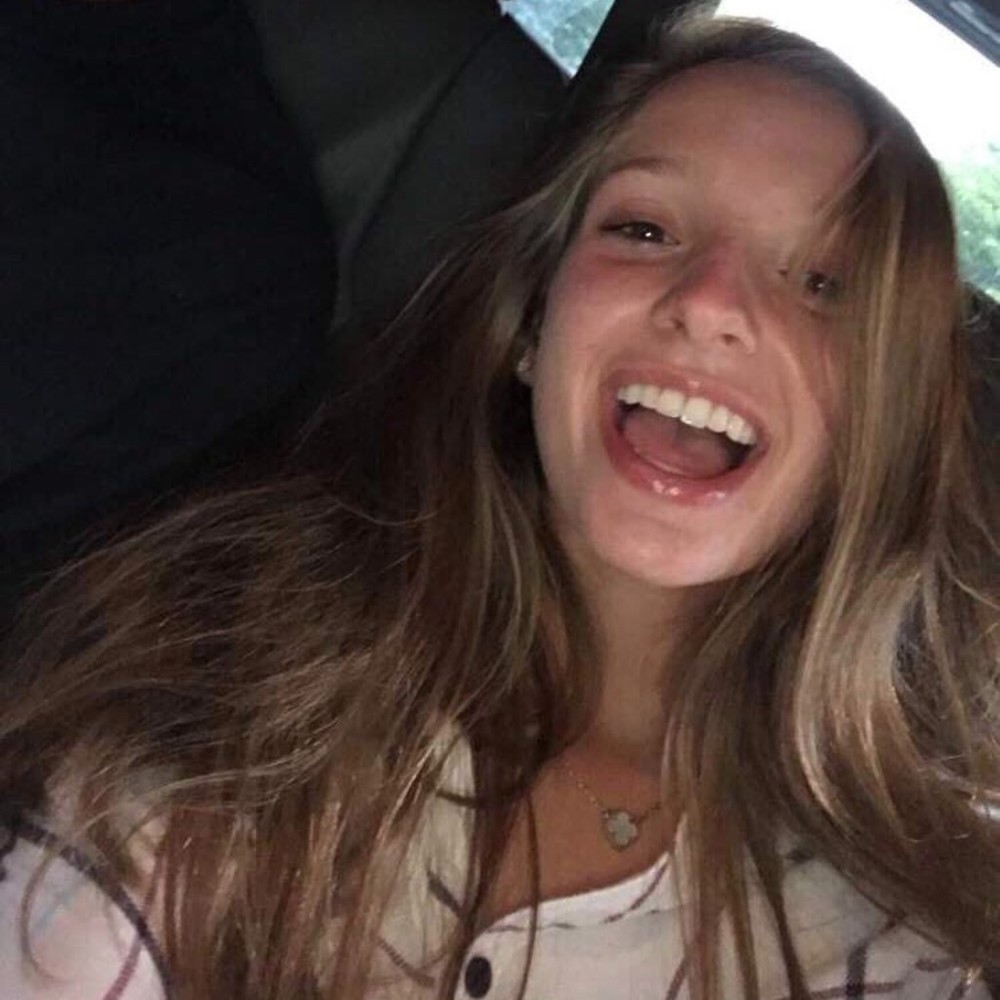 Meet your Posher, Cayla